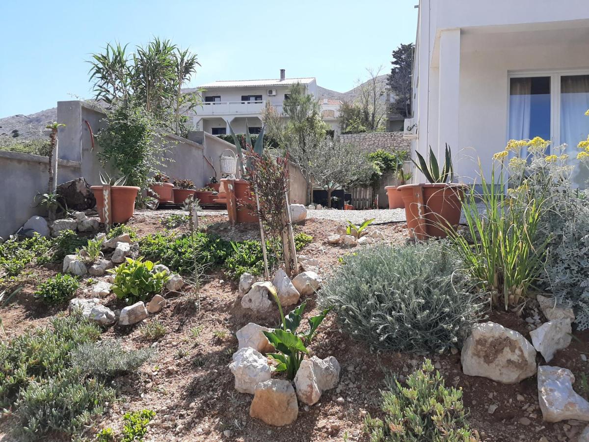 Apartments Veronika Pag Town Exterior photo