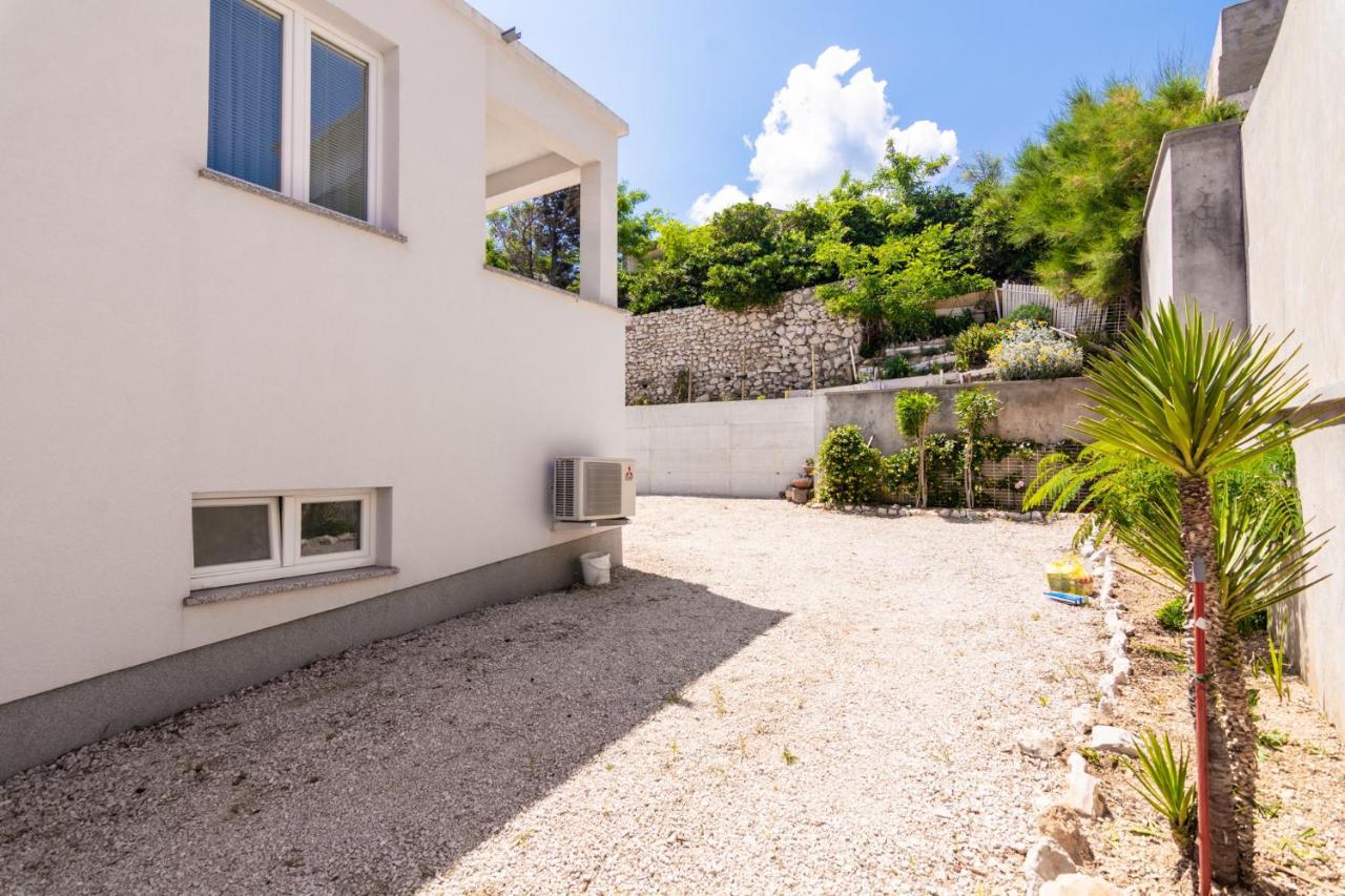 Apartments Veronika Pag Town Exterior photo