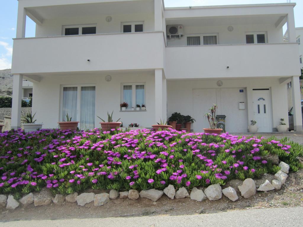 Apartments Veronika Pag Town Exterior photo